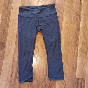 Gray Lululemon Wunder Under crop Legging Size 8